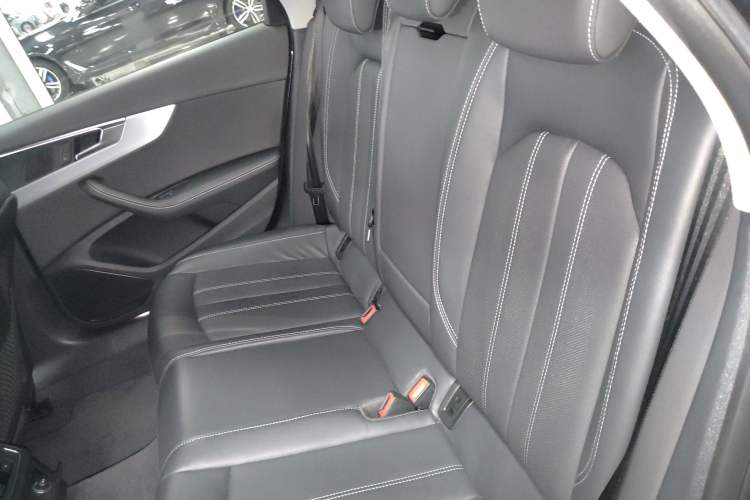 Used Audi A4L 2022 40 TFSI Luxury Dynamic Model
