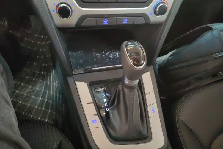 Used Hyundai Elantra 2016 1.6L Automatic ZhiXuan – Elite Version