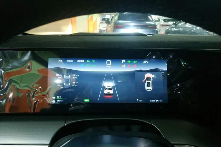 Used BYD Song L DM-i 2024 112 km Leading Edition
