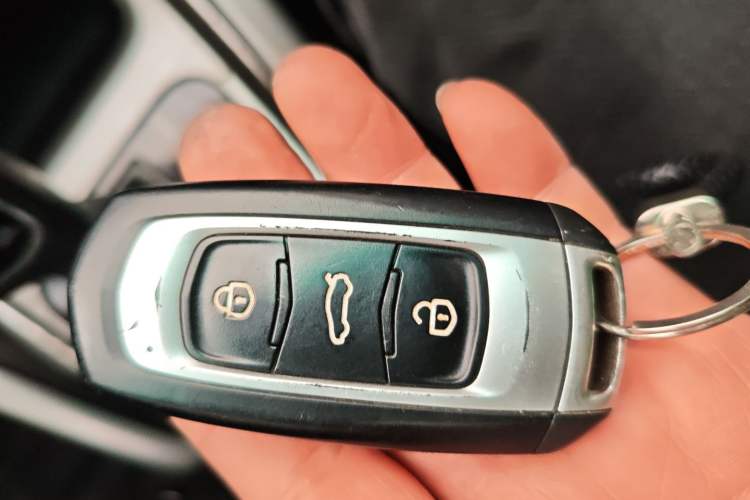 Used Geely Auto Vision X3 2017 1.5L Automatic Prestige Model
