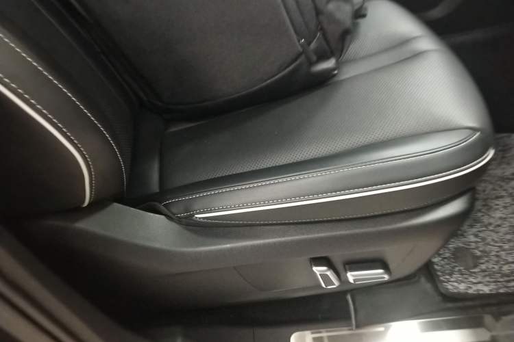 Used Tank 300 2021 City Edition 2.0T—Truly Stylish
