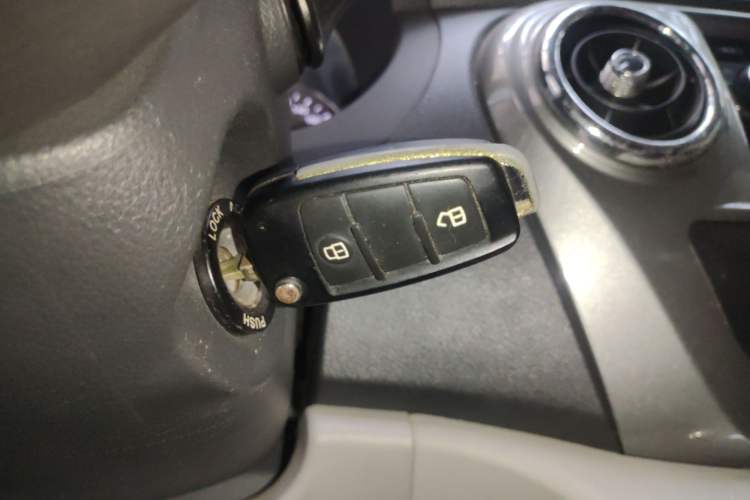 Used JAC Refine M3 2015 Maker Edition 1.6L Luxury Smart Version