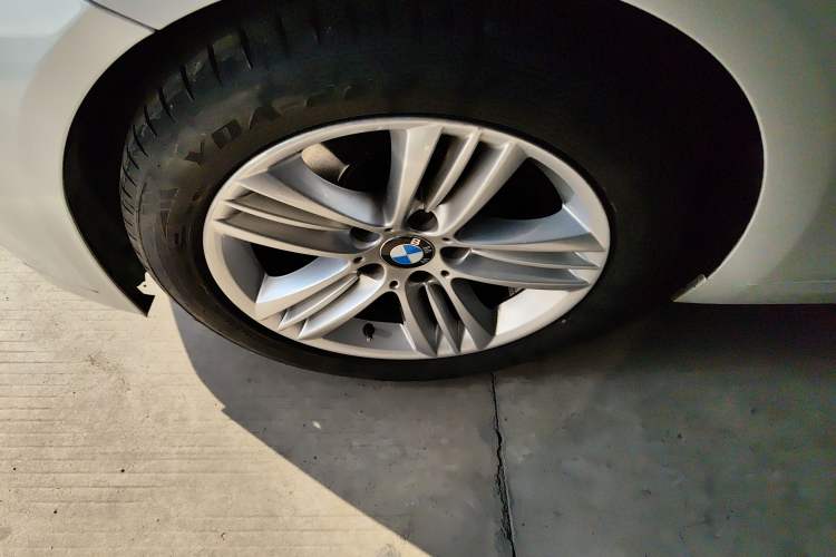 Used BMW 3 Series 2016 320Li Ambition Model
