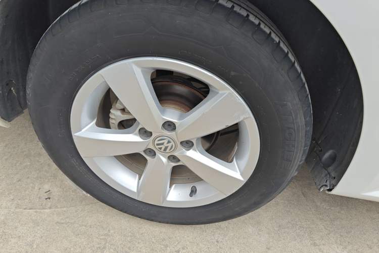 Used Volkswagen Lavida 2015 1.6L Manual Fashion Edition
