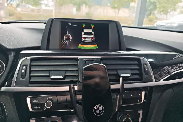 Used BMW 3 Series 2016 320Li Ambition Model
