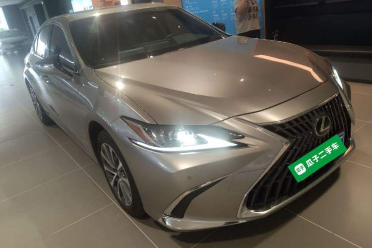 Used Lexus ES 2023 200 Excellence Edition

