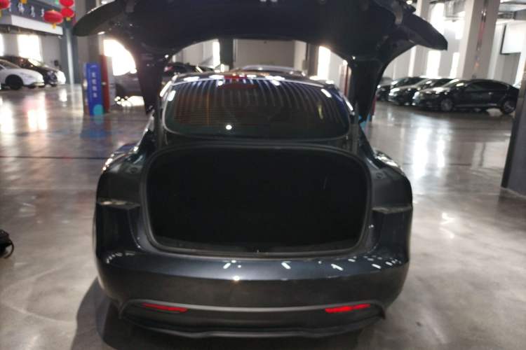 Used Tesla Model 3 2025 Rear-Wheel-Drive Version
