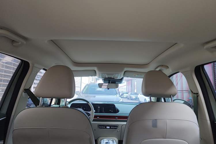 Used ORA Good Cat 2023 401 km Standard Range Prestige Version Lithium Iron Phosphate