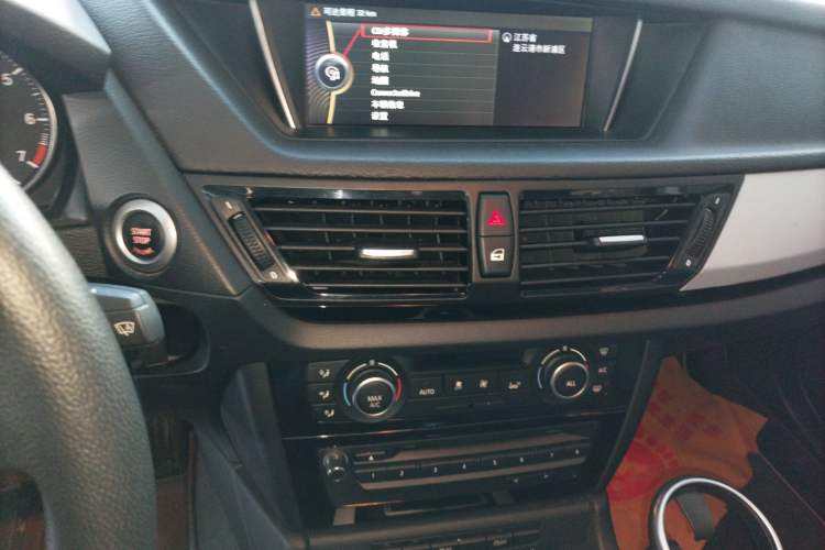 Used BMW X1 2014 sDrive18i Leading Model
