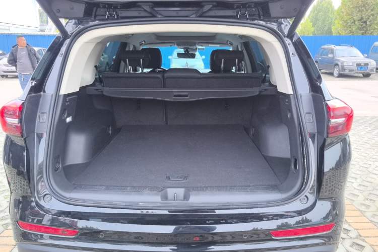 Used Buick Envision 2022 Encore Plus 652T Five-Seat Luxury Model
