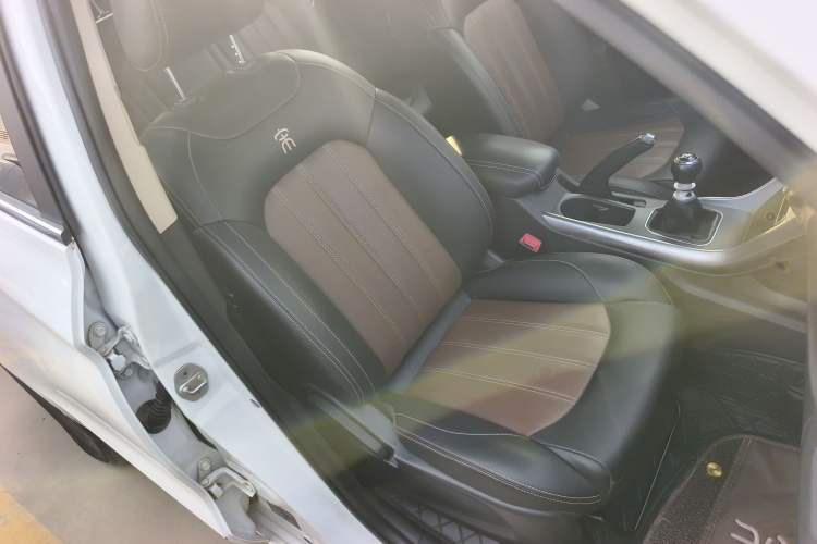 Used BYD Song 2016 GaiShi Edition 1.5TI Manual Elite Model
