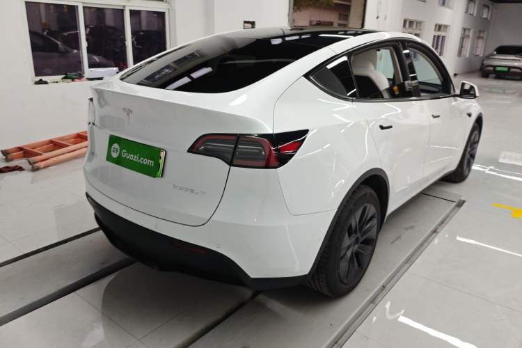 Used Tesla Model Y 2023 Long-Range All-Wheel-Drive Version