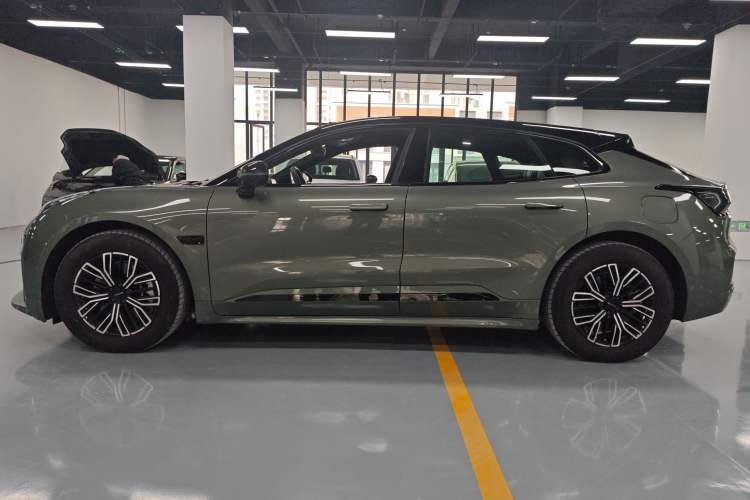 Used Zeekr 001 2024 WE Edition 100 kWh Rear-Drive
