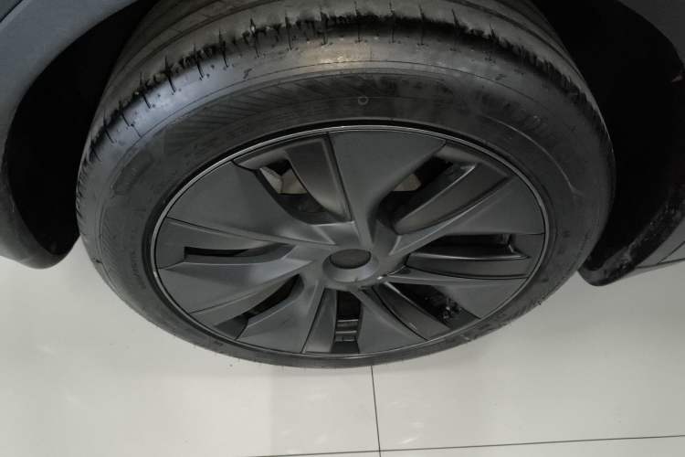 Used Tesla Model Y 2024 Rear-Wheel-Drive Version
