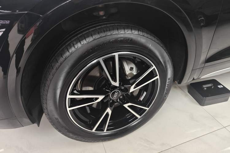 Used Audi Q5L 2024 40 TFSI Fashion Dynamic Model