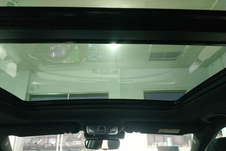 Used GAC Trumpchi GS8 2024 Linghang Series 2.0 TGDI Two-Wheel Drive Luxury Smart Connectivity Version
