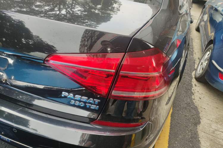 Used Volkswagen Passat 2017 330TSI DSG Luxury Edition
