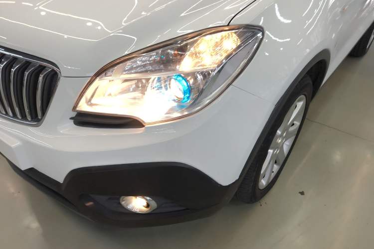 Used Buick Encore 2015 1.4T Automatic Two-Wheel Drive Urban Elite Version
