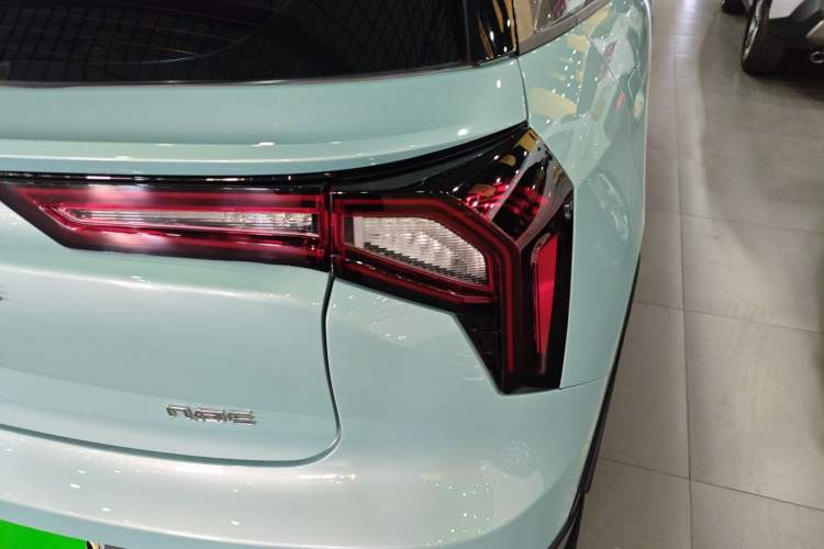 Used Geometry E Firefly 2024 401km Starlight
