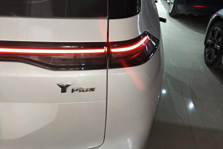 Used AION Y 2024 Younger