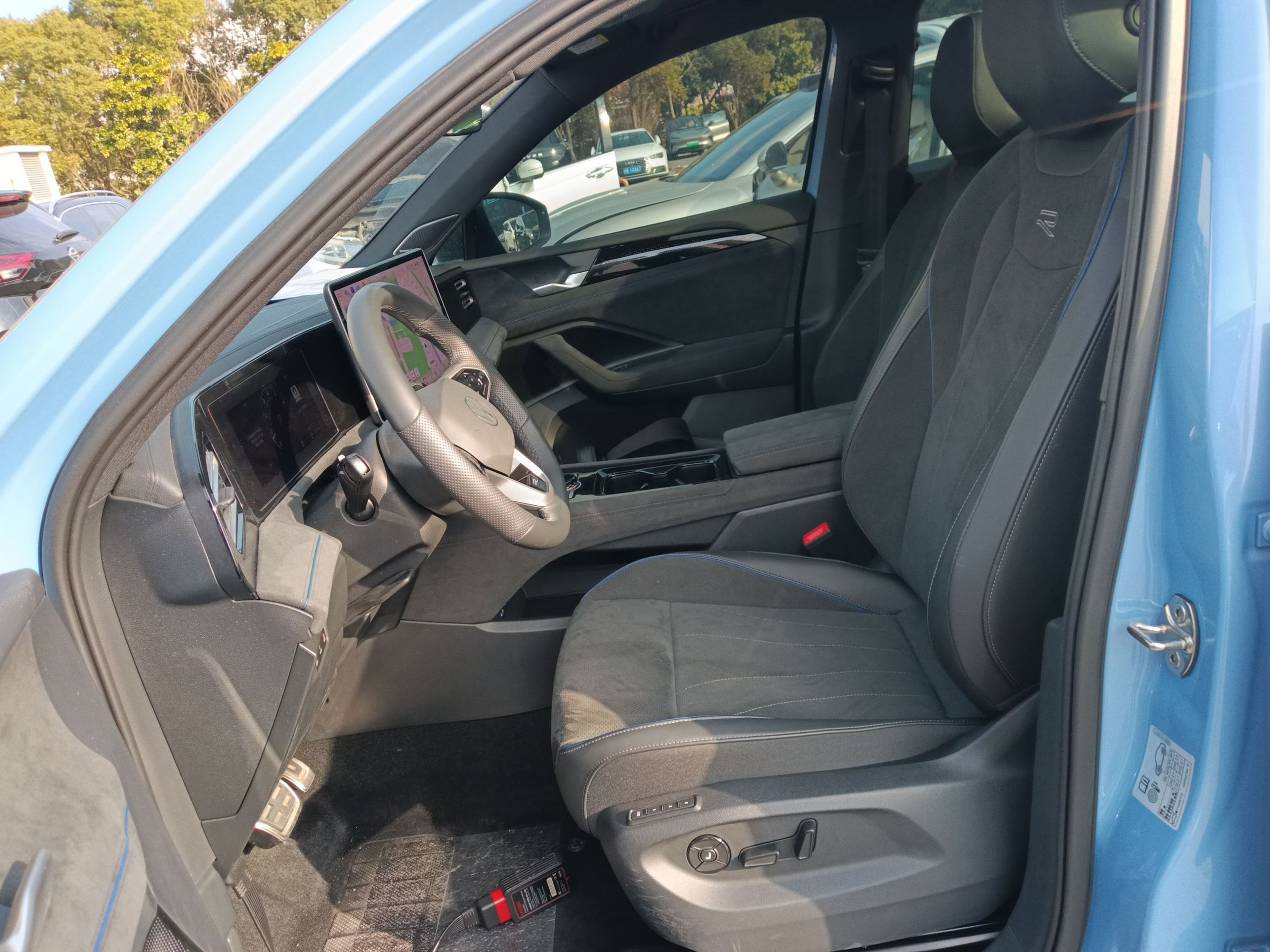 Переднее сиденье в автомобиле