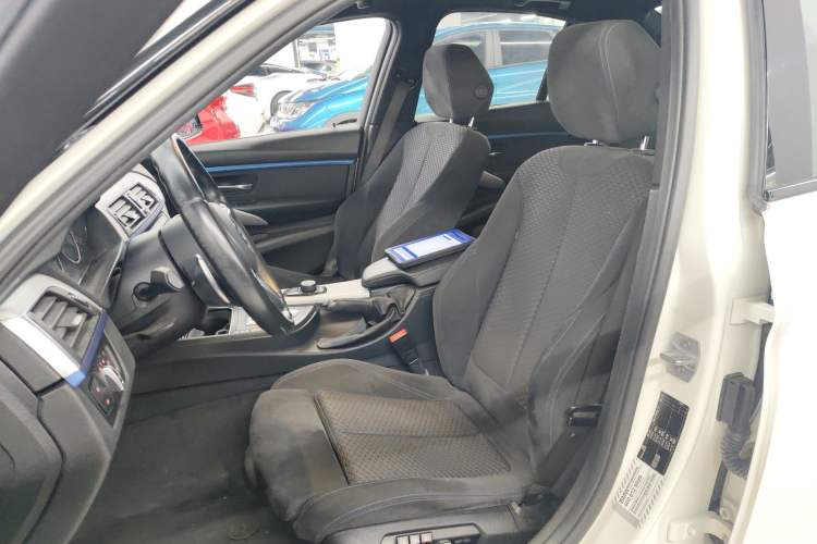 Used BMW 3 Series 2018 320i M Sport Package
