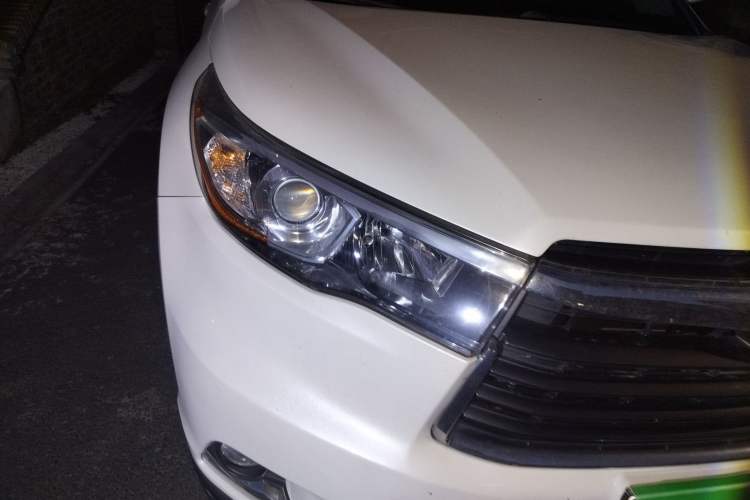 Used Toyota Highlander 2015 2.0T Two-Wheel Drive Luxury Navigation Version 7 Seats