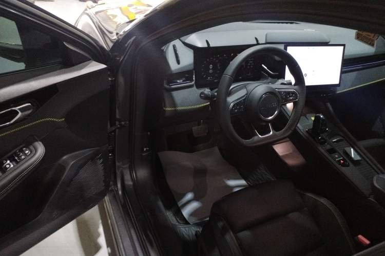 Used Lynk & Co 03 2023 2.0TD DCT JingPro
