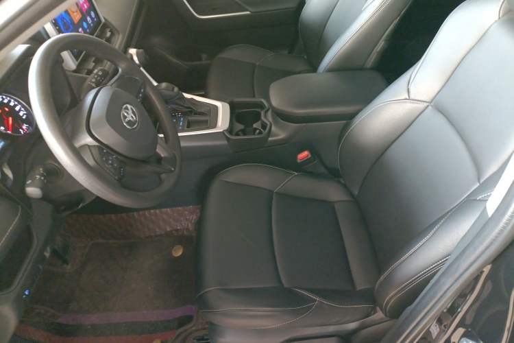 Used Toyota Wildlander 2022 Updated Version 2.0L CVT Two-Wheel Drive Leading Edition
