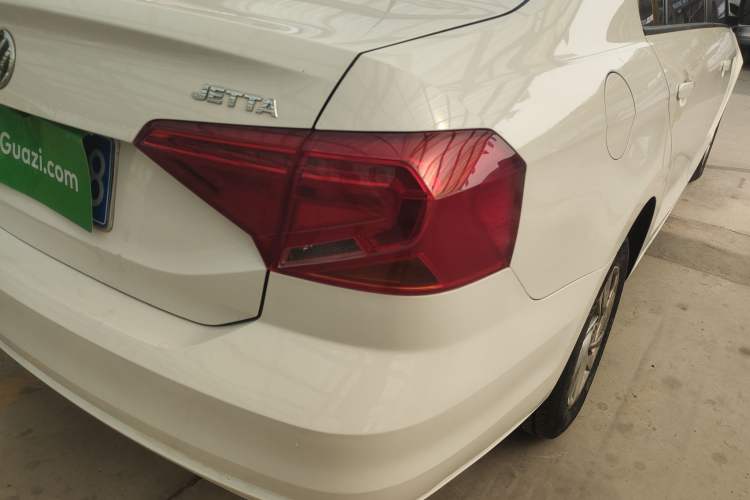 Used Volkswagen Jetta 2017 1.4L Manual Fashion Edition