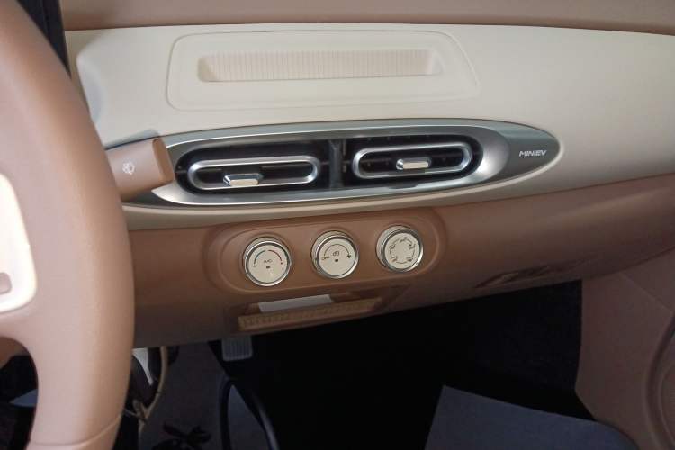 Used Wuling Hongguang MINIEV 2025 Four-Door Version Advanced Edition
