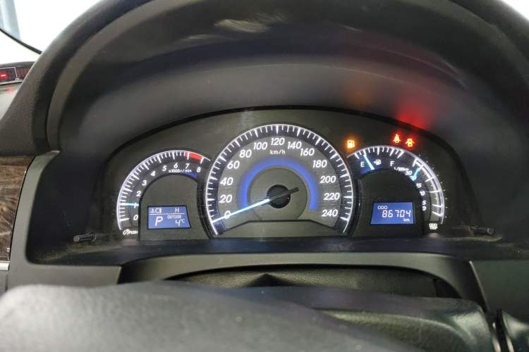 Used Toyota Camry 2016 2.0G 10th Anniversary Leading Edition
