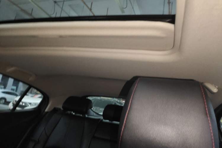 Used Mazda Mazda 3 Axela 2017 Hatchback 1.5L Automatic Luxury Model Emission Standard China V
