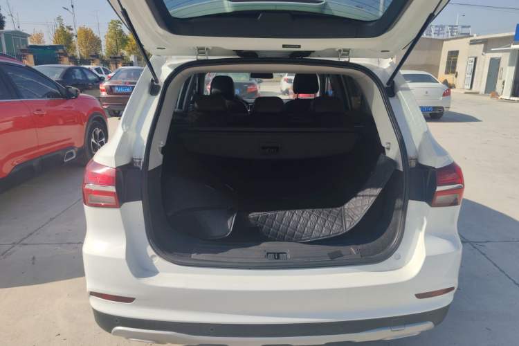 Used Roewe RX5 2016 20T Two-Wheel Drive Automatic Internet Smart Edition
