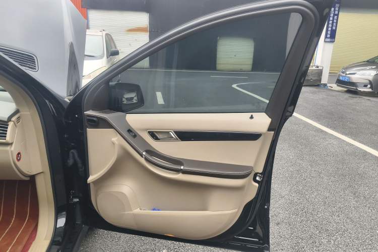 Used Mercedes-Benz R-Class 2017 R 320 4MATIC Business Edition Prestige Model