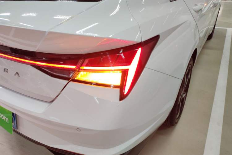 Used Hyundai Elantra 2022 1.5L CVT LUX Prestige Edition