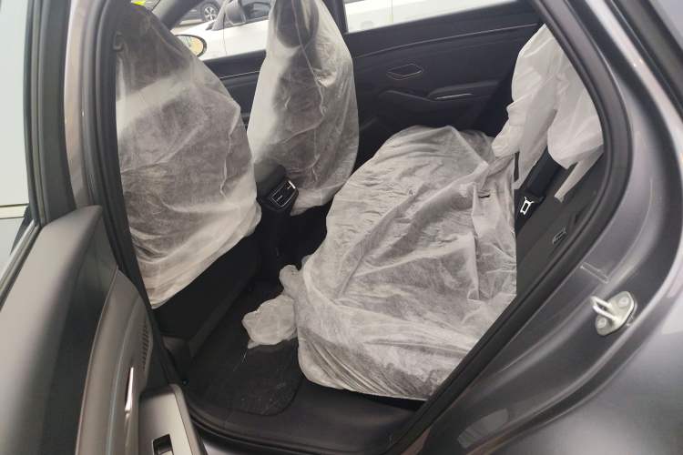 Used BYD Qin L 2025 DM-i Smart Drive 80KM Leading Model