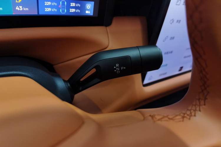 Used Lynk & Co 900 2025 1.5T Ultra
