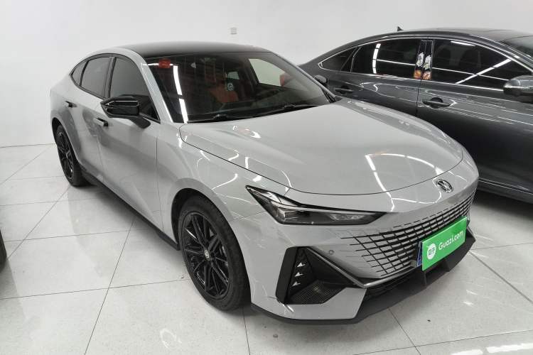 Used Changan UNI-V 2022 1.5T Prestige Version
