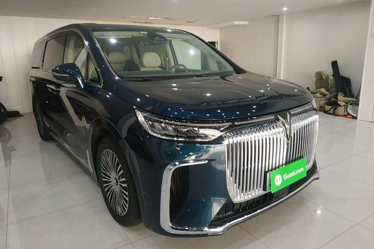 Used VOYAH Dream 2025 PHEV Four-Wheel Drive Prestige Kunpeng Edition
