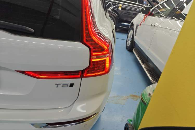 Used Volvo XC60 2021 T5 4x4 Smart Luxury Edition
