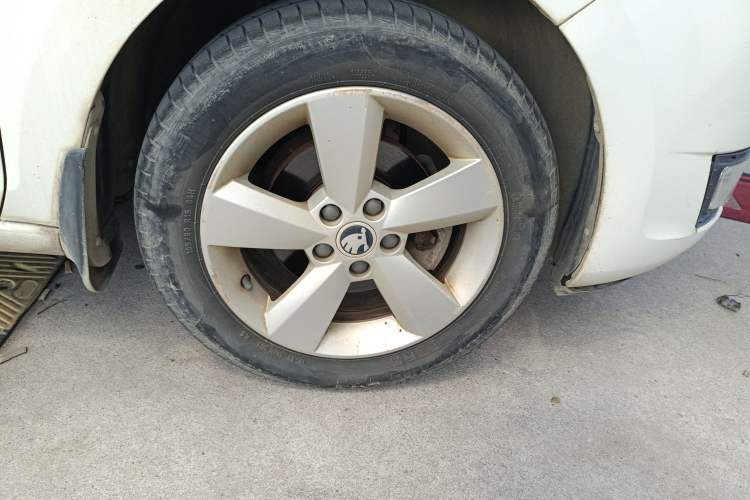 Used Skoda Rapid 2015 1.6L Manual Smart Selection Model
