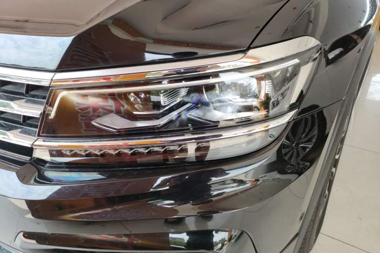 Used Volkswagen Tiguan L 2021 330TSI Automatic Two-Wheel Drive R-Line Flagship Edition
