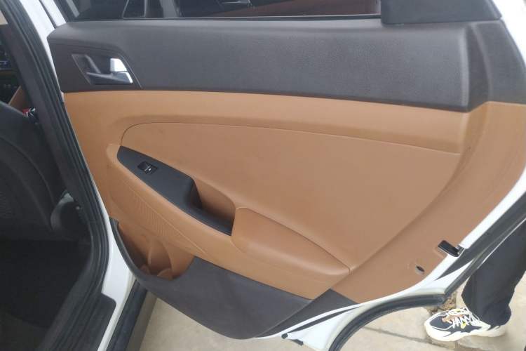 Used Hyundai Tucson 2015 1.6T Dual-Clutch Two-Wheel-Drive Smart Model
