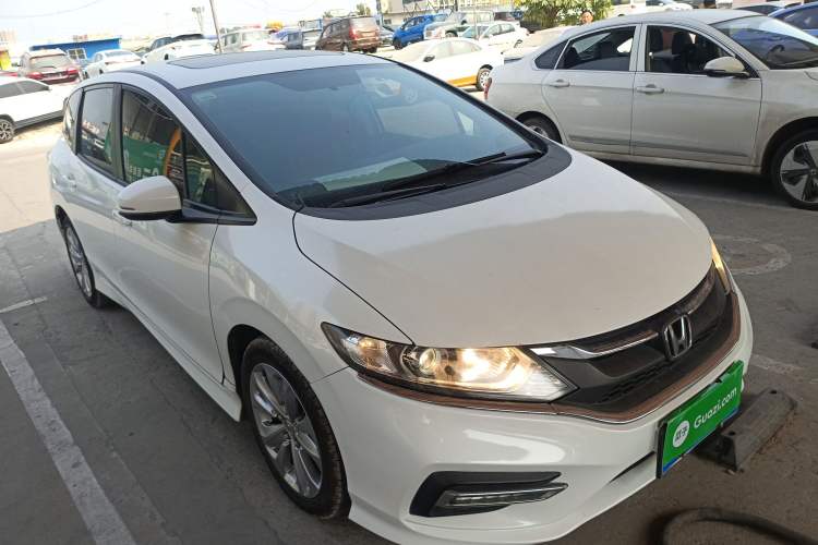 Used Honda Jade 2017 1.8L automatic Comfort version 5 seats
