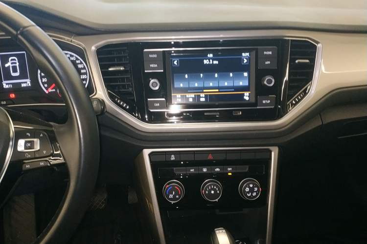 Used Volkswagen T-ROC 2019 230TSI DSG Two-Wheel-Drive Advanced Version China VI Standard
