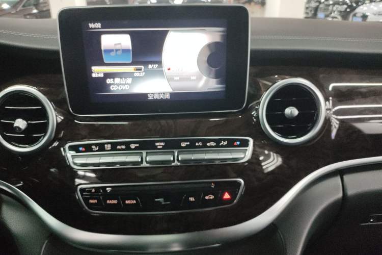 Used Mercedes-Benz V-Class 2018 V 260 Prestige Edition China VI
