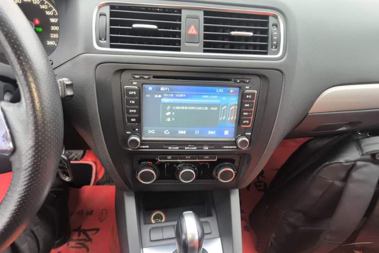 Used Volkswagen Sagitar 2014 Revised Version 1.6L Automatic Comfort Edition
