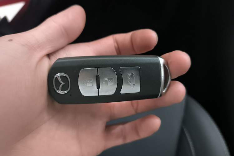 Used Mazda Mazda 3 Axela 2016 Sedan 1.5L Automatic Luxury Model