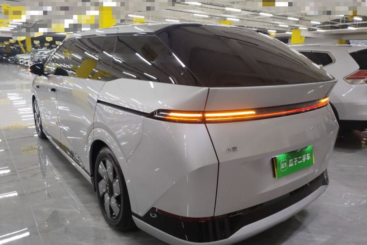 Used XPeng X9 2024 702 Ultra-Long Range Max
